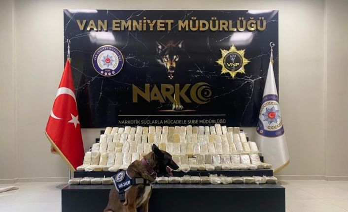 ’Magnum’ ilk icraatında 104 kilo eroin yakaladı