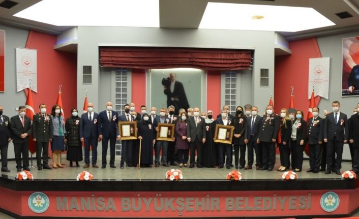 Manisa’da devlet övünç madalyası töreni düzenlendi