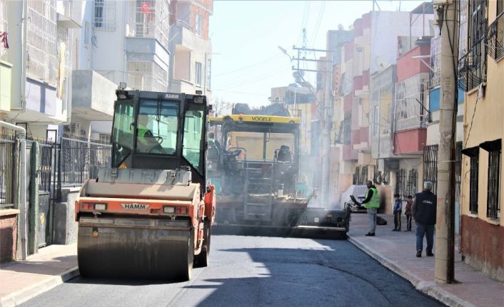 Mersin’de yol yapım çalışmaları sürüyor