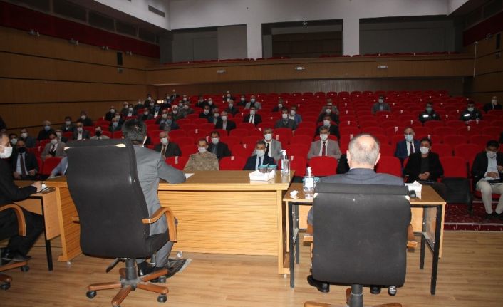 Midyat Kaymakamı Dundar muhtarlar toplantısına başkanlık yaptı