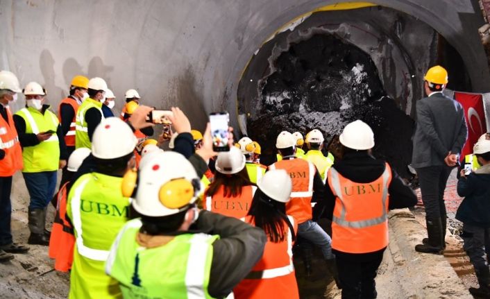 Narlıdere Metrosunda ilk tünel tamam