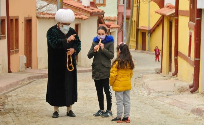 Nasreddin Hoca’dan mavileşme çağrısı