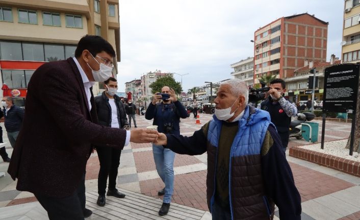 Nazilli’de 5 bin kişiye kandil şerbeti dağıtıldı