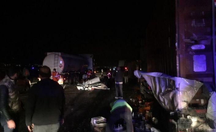 Osmaniye’de zincirleme trafik kazası 1 ölü, 4 yaralı