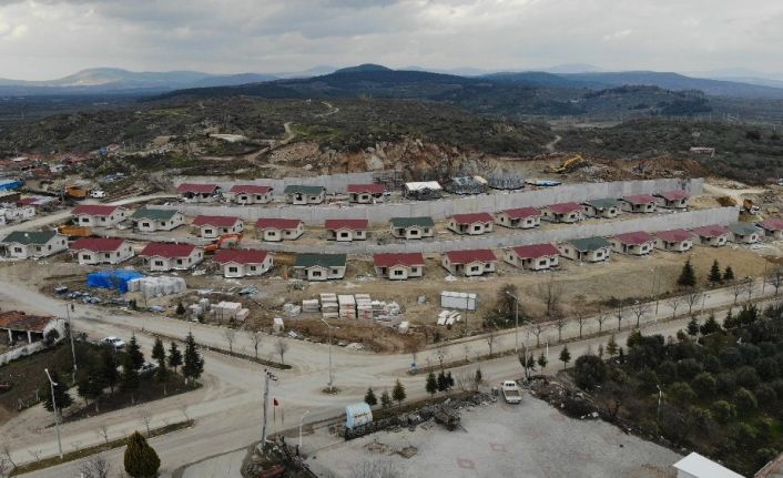 (Özel) Manisalı depremzedelerin sevinç gözyaşları