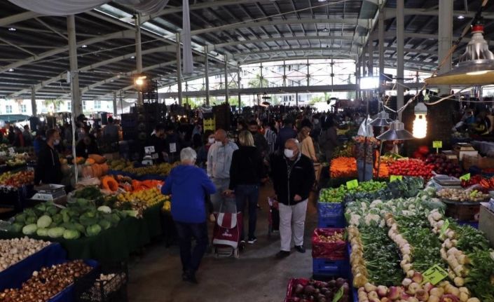 Pazar alışverişi yapan 2 kadının cüzdanı çalındı