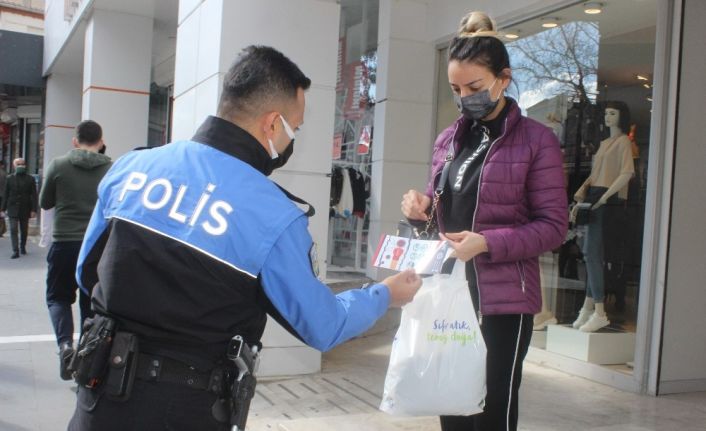 Polisler Adıyaman’ın rengini mavi yapmak için broşür dağıttı