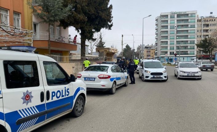 Radar cezası yememek için akıllara gelmeyen şeyi yaptı