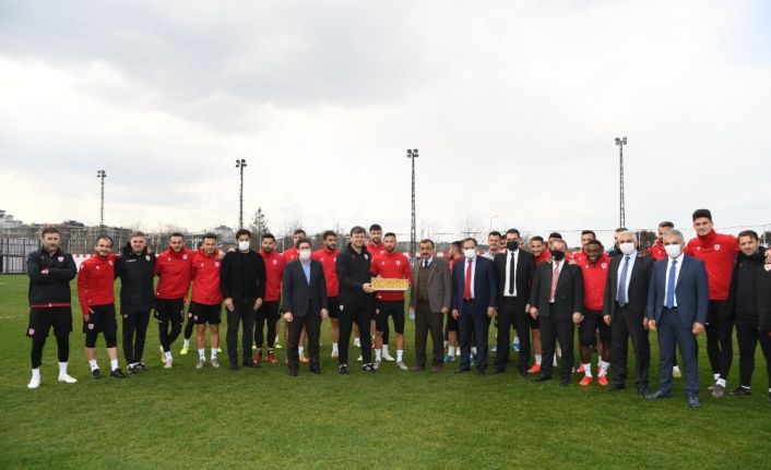 Samsunspor’a derbi öncesi baklava dopingi