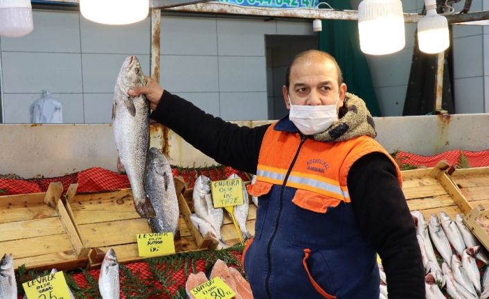 Sezonu bitirmeye hazırlanan balıkçılardan uyarı: "Varken yiyelim”