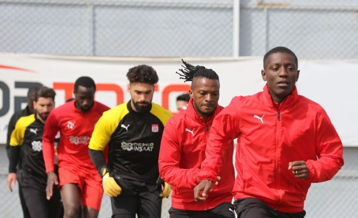 Sivasspor’da Karagümrük mesaisi sürüyor