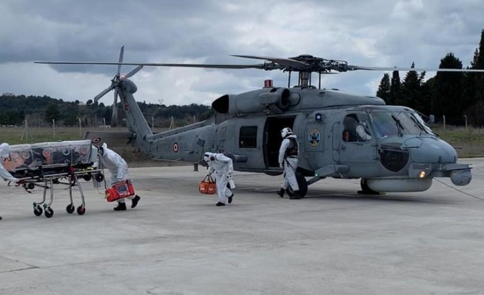 Solunum yetmezliği çeken Covid-19 hastanesi askeri helikopterle taşındı