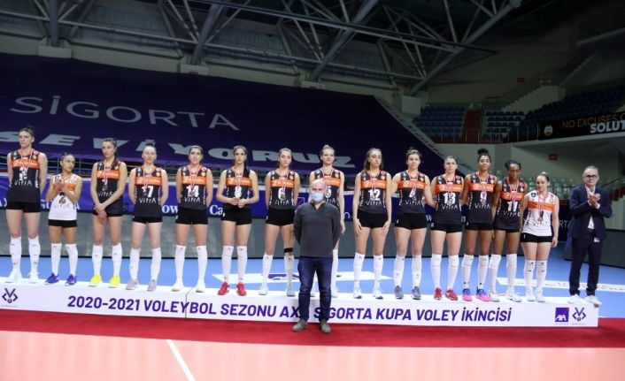 VakıfBank kupasının aldı