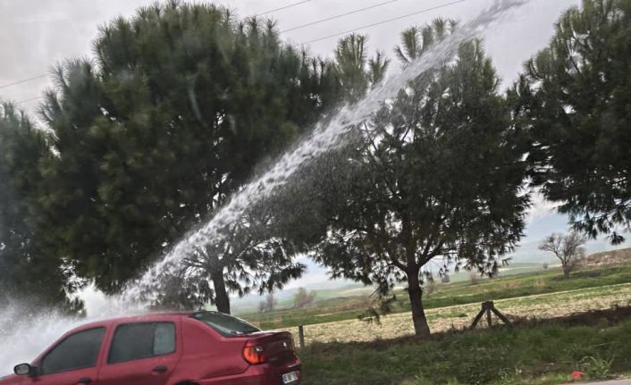 Yanan otomobilin imdadına yangından dönen arazöz yetişti