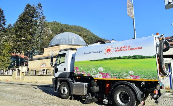 Yeni yol süpürme aracı hizmete girdi