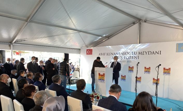 Zeytinburnu’nda “Abay Kunanbayoğlu Meydanı” açıldı