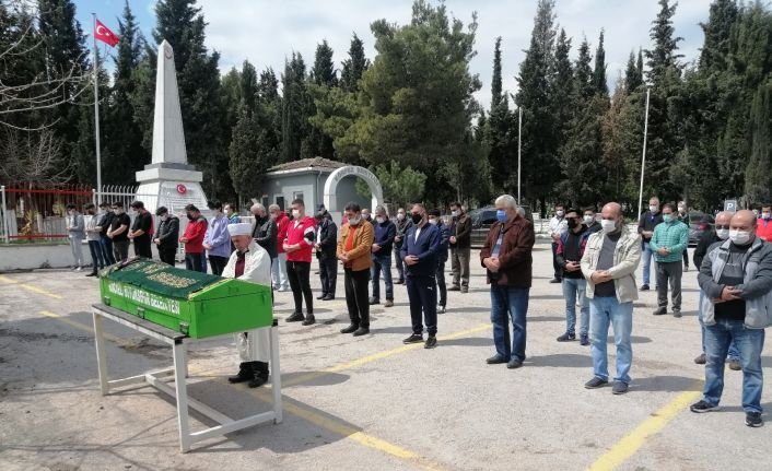 Ablası ve yeğenini alan virüsü yenip kalbine yenik düştü