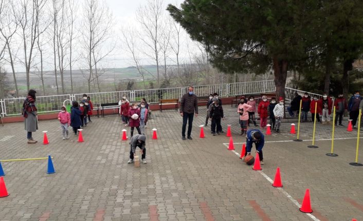 Alaçam’da okullarda spor şenliği