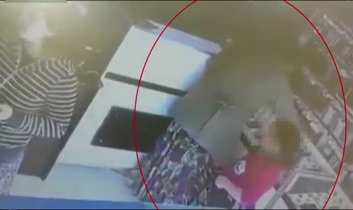 Arnavutköy’de şüphe üzerine durdurulan kadınlar telefon hırsızı çıktı