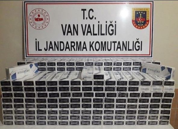 Başkale’de 2 bin 815 paket kaçak sigara yakalandı