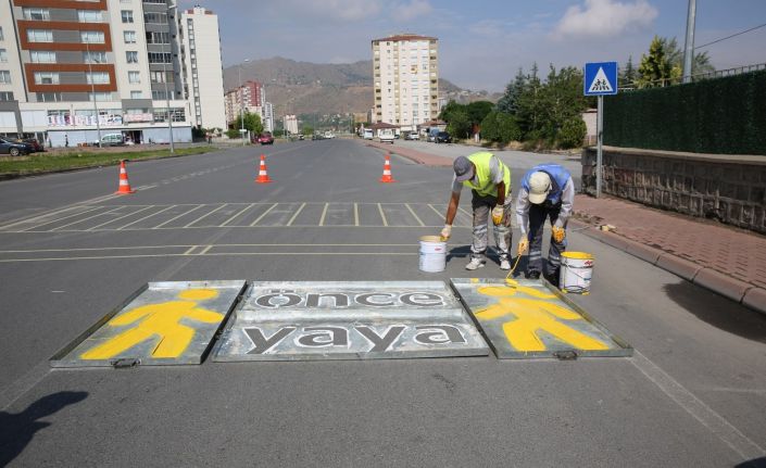 Başkan Palancıoğlu, "Trafikte öncelik yayalarındır, yaya geçişlerine öncelik veriyoruz"