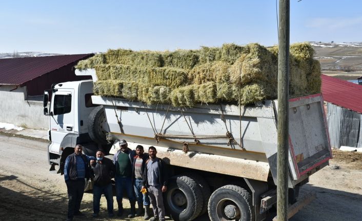 Bayburtlu çiftçilerden Yusufeli’ne yardım eli