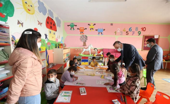 BEÜ Rektörü Elmastaş, mezun olduğu ilkokulu ziyaret etti