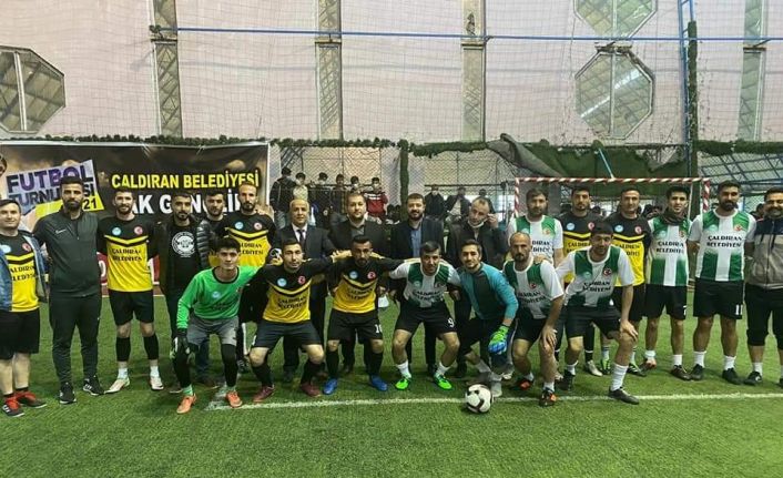 Çaldıran’da ‘Ak Gençlik’ futbol turnuvası sona erdi