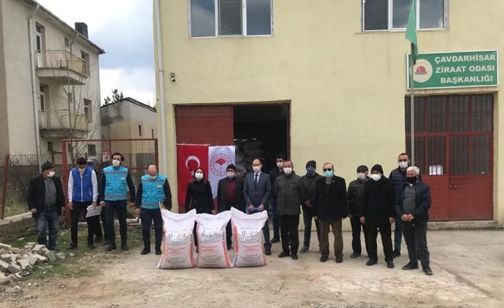 Çayır ve mera ıslah projesi kapsamında yulaf tohumu dağıtıldı