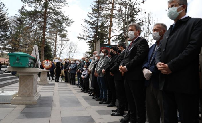 Gazeteci Veli Altınkaya son yolculuğuna uğurlandı