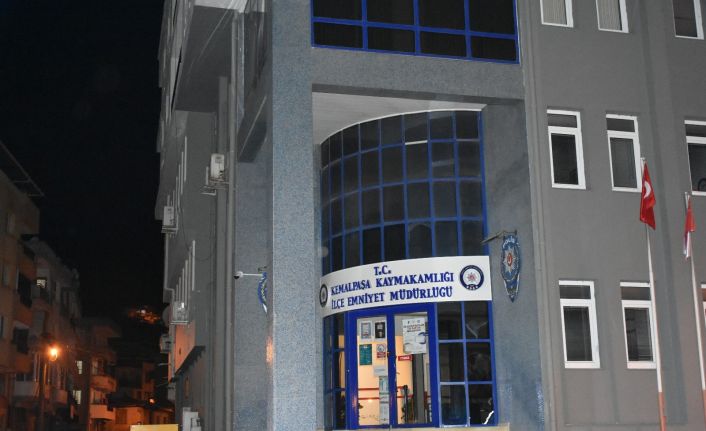 İzmir’de uyuşturucu satıcılarına darbe: 2 şüpheli tutuklandı