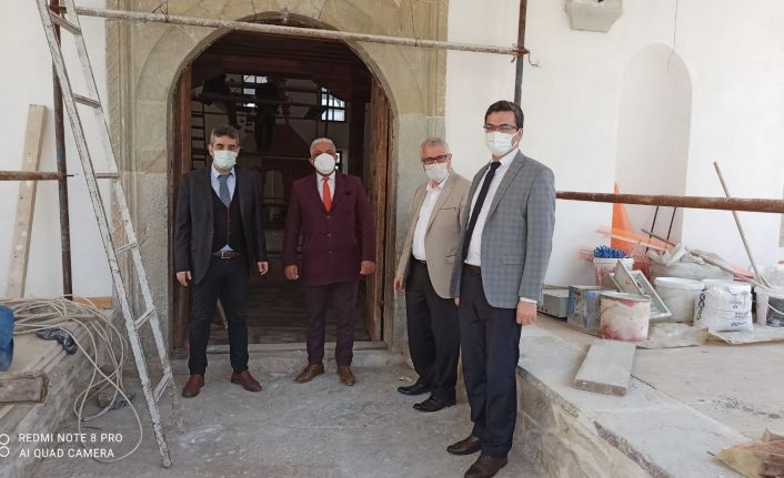 Kastamonu Vakıflar Bölge Müdürü Pınar cami tadilatını inceledi