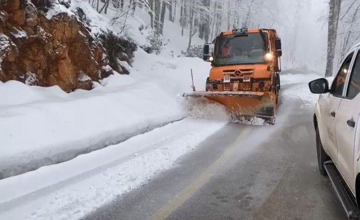 Nisan ayında Kartepe’de kar sürprizi