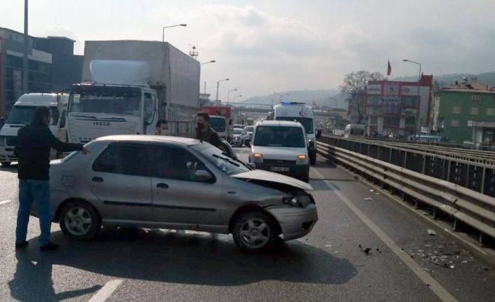 Samsun’da otomobil bariyere çarptı: 1 yaralı