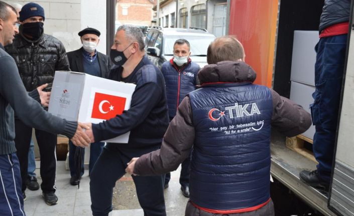 TİKA’dan Kosovalı ihtiyaç sahiplerine ramazan paketleri