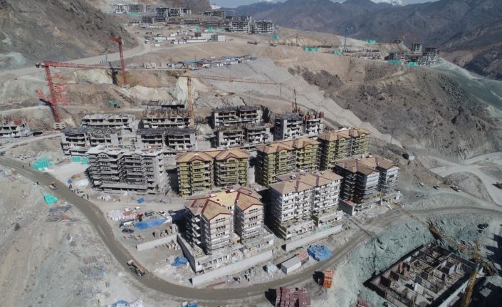 Yusufeli yeni ilçe merkezinde jeofizik etüt çalışmaları başladı