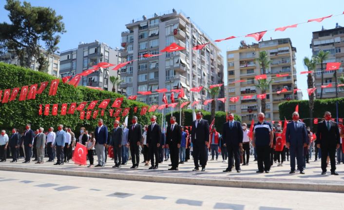 Adana’da sosyal mesafeli ve maskeli 19 Mayıs kutlaması