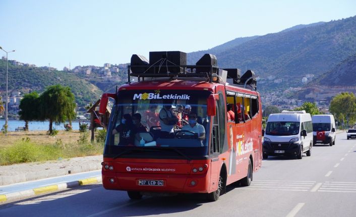 Antalya’nın dört bir yanında 19 Mayıs coşkusu yaşanıyor