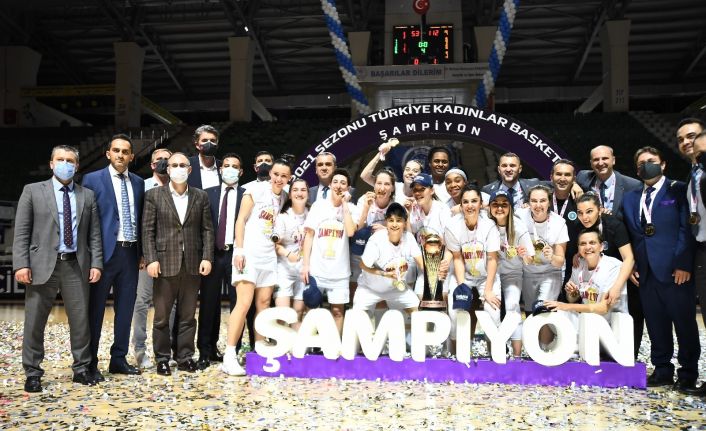 Bursa BŞB Kadın Basketbol Takımı, kupasına kavuştu