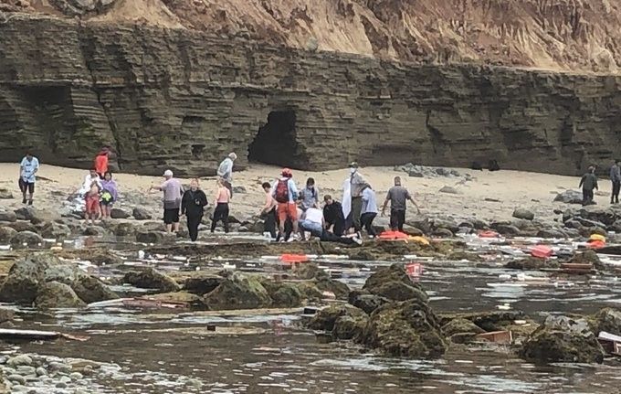 California açıklarında alabora olan gemide 2 kişi öldü