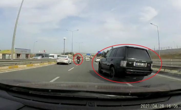 Cip ile motosikletin tehlikeli yarışı kamerada