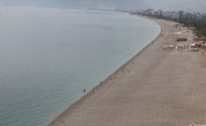 Dünyaca ünlü sahilde şaşırtan manzara