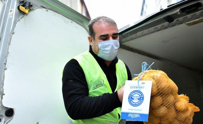 Esenyurt Belediyesi ihtiyaç sahibi vatandaşların yardımına koşuyor