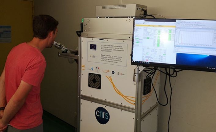 Fransa’da nefes ile Covid-19 testi yapan cihaz deneme aşamasında