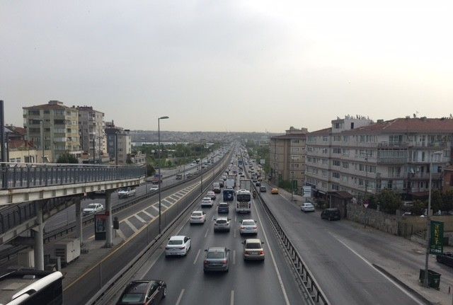 İstanbul’da tam kapanmaya rağmen trafik yoğunluğu