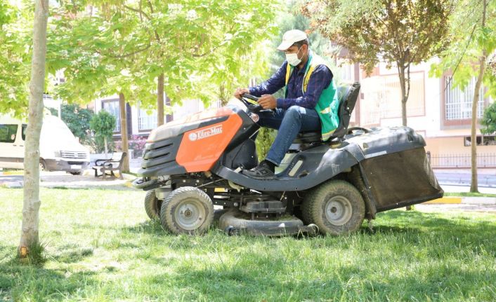 Karaköprü’de parklar yaz mevsimi için hazırlanıyor