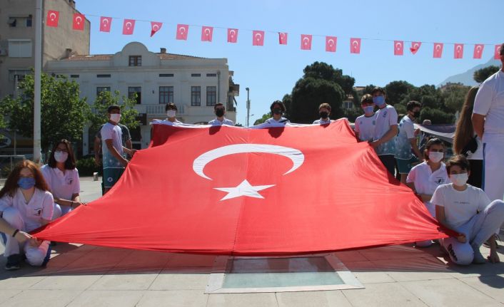 Pandeminin gölgesinde bayram kutlaması