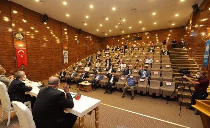 Şahinbey’den Gazze’ye tam donanımlı ambulans desteği