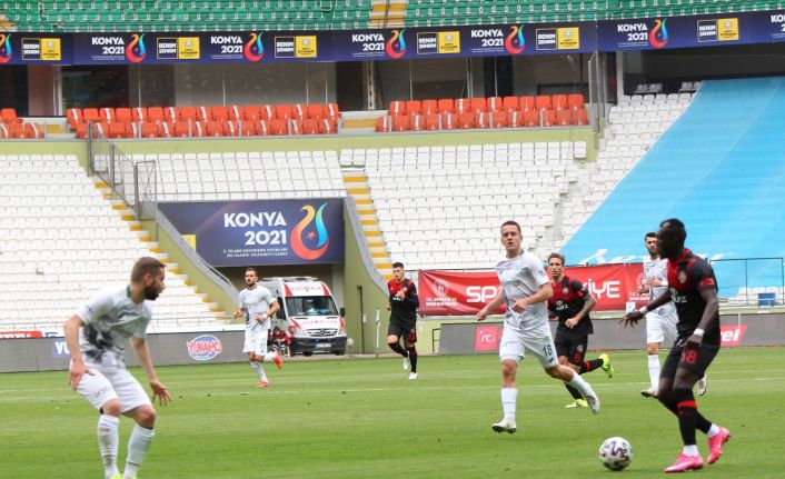 Süper Lig: Konyaspor: 1 - Fatih Karagümrük: 1 (İlk yarı)