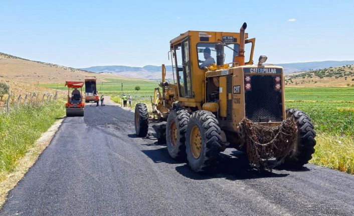 Türkoğlu’nda yollar yenileniyor